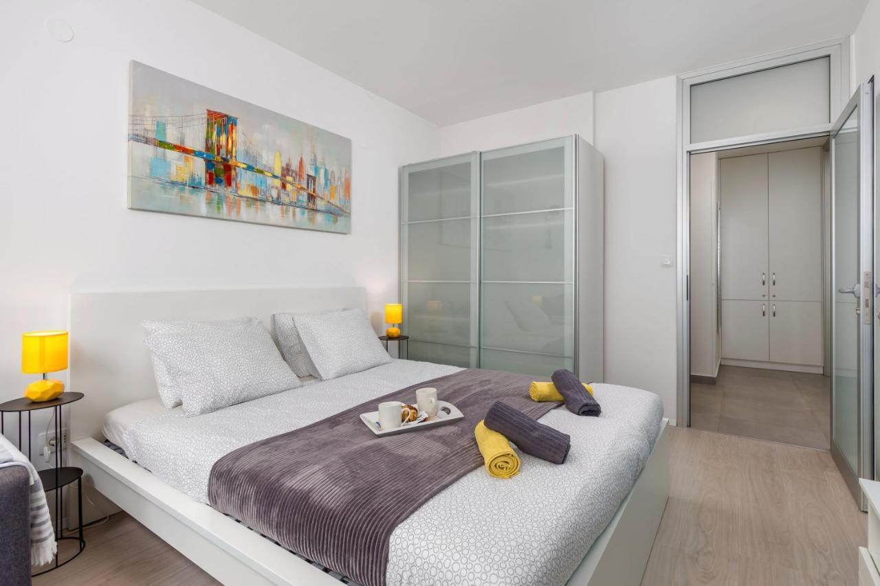 Sunny Studio Apartment With Balcony Fiume Esterno foto