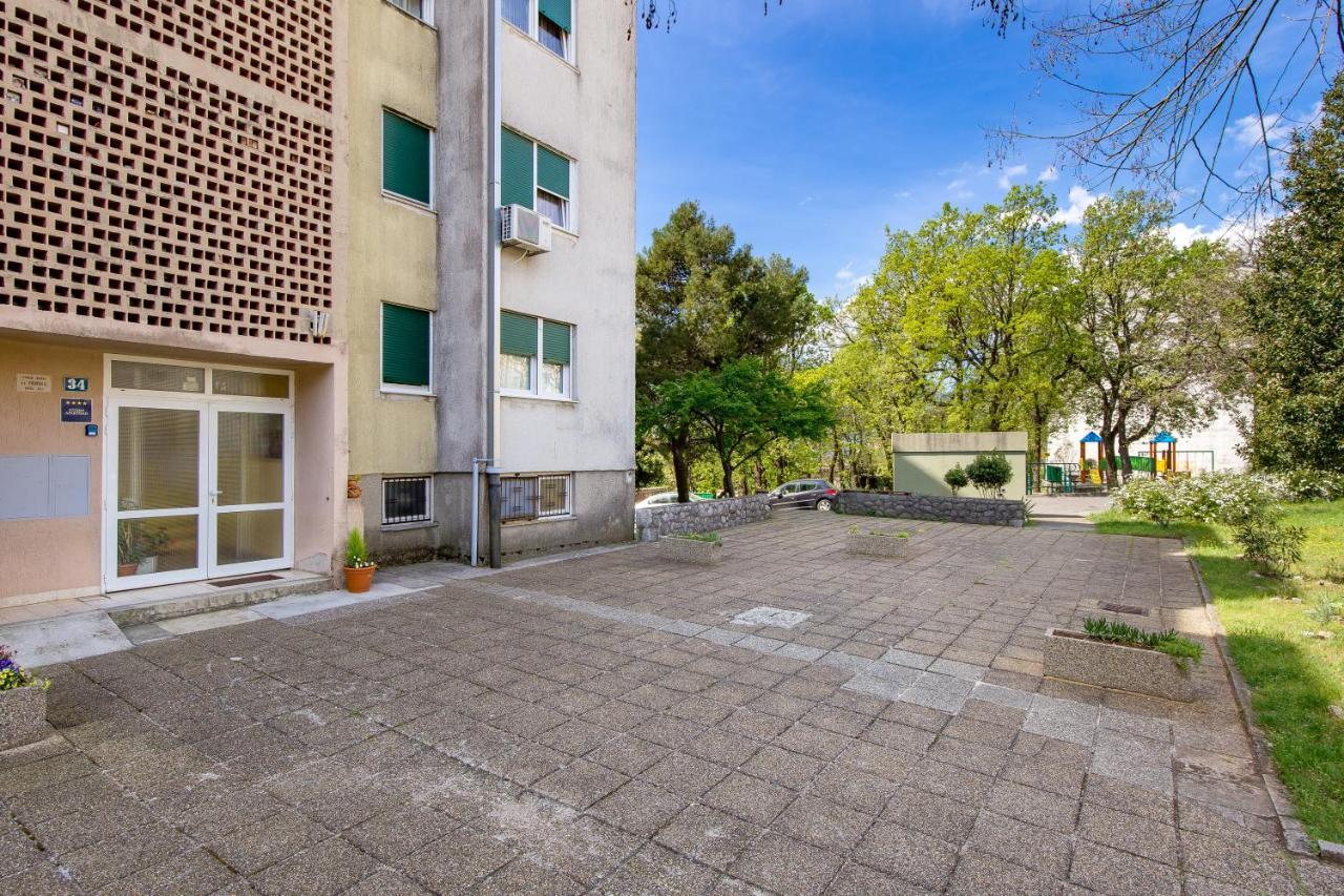 Sunny Studio Apartment With Balcony Fiume Esterno foto
